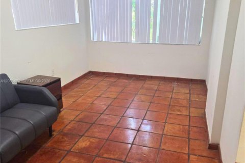 Villa ou maison à vendre à Miami, Floride: 3 chambres, 121.52 m2 № 2186419 - photo 11