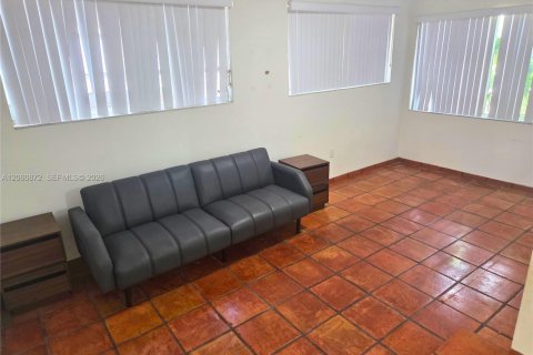 Villa ou maison à vendre à Miami, Floride: 3 chambres, 121.52 m2 № 2186419 - photo 3