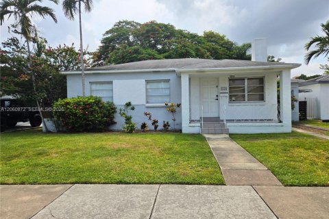 Villa ou maison à vendre à Miami, Floride: 3 chambres, 121.52 m2 № 2186419 - photo 2