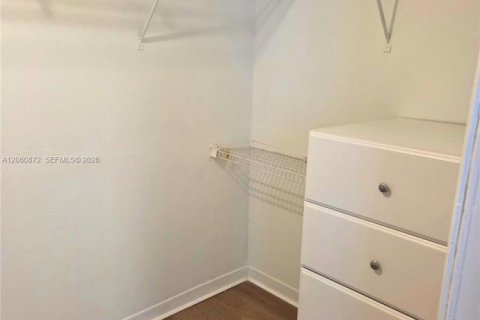 Villa ou maison à vendre à Miami, Floride: 3 chambres, 121.52 m2 № 2186419 - photo 20