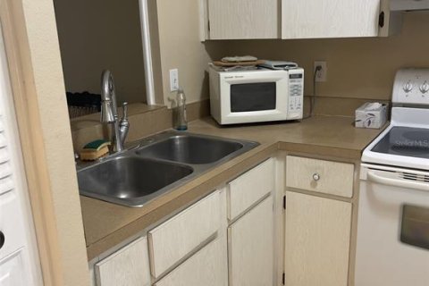 House in Palm Harbor, Florida 1 bedroom, 59.09 sq.m. № 1851871 - photo 5