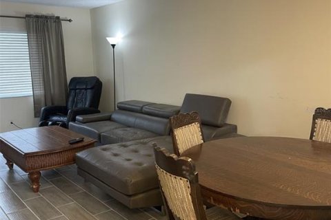 House in Palm Harbor, Florida 1 bedroom, 59.09 sq.m. № 1851871 - photo 12