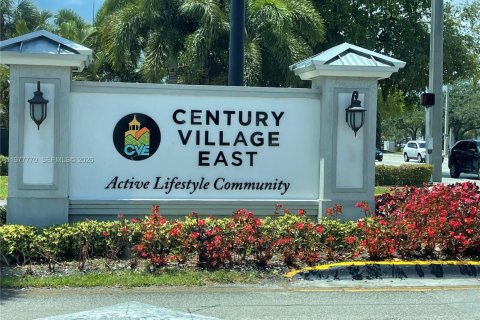 Condominio en venta en Deerfield Beach, Florida, 2 dormitorios, 76.18 m2 № 2042341 - foto 14