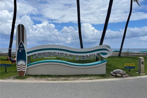 Condominio en venta en Deerfield Beach, Florida, 2 dormitorios, 76.18 m2 № 2042341 - foto 29