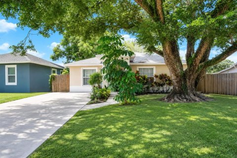 Villa ou maison à Saint Petersburg, Floride 3 chambres, 114.92 m2 № 2378224