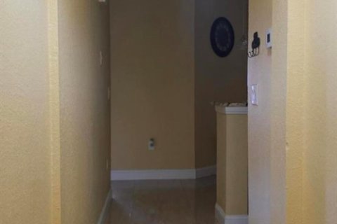 Condo in Port St. Lucie, Florida, 2 bedrooms  № 2241777 - photo 4