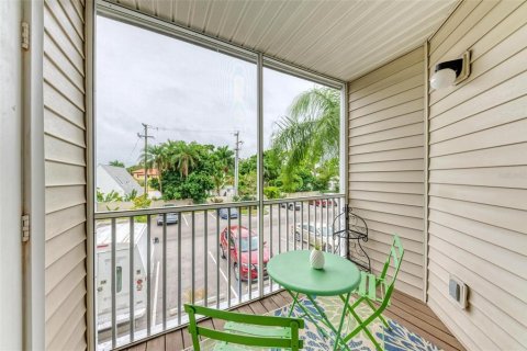Condominio en alquiler en Sarasota, Florida, 2 dormitorios, 113.71 m2 № 1571078 - foto 9