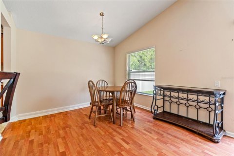 House in Wesley Chapel, Florida 3 bedrooms, 139.82 sq.m. № 1745120 - photo 10