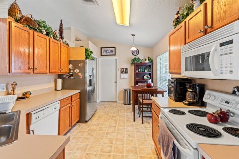 House in Wesley Chapel, Florida 3 bedrooms, 139.82 sq.m. № 1745120 - photo 11