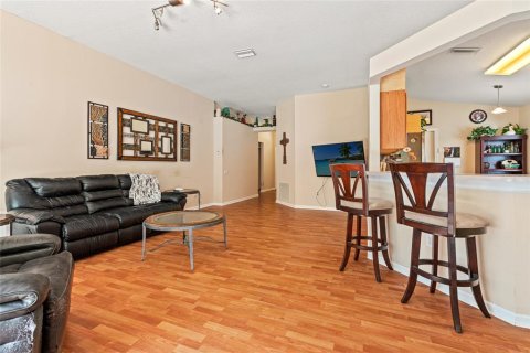 House in Wesley Chapel, Florida 3 bedrooms, 139.82 sq.m. № 1745120 - photo 9