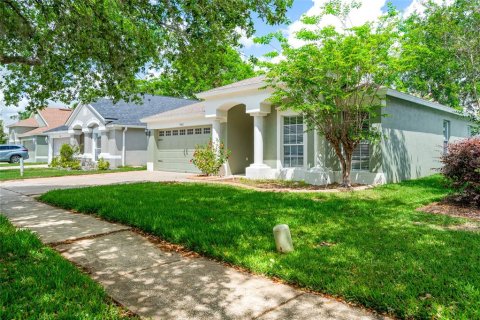 House in Wesley Chapel, Florida 3 bedrooms, 139.82 sq.m. № 1745120 - photo 2