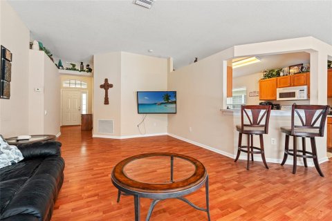 House in Wesley Chapel, Florida 3 bedrooms, 139.82 sq.m. № 1745120 - photo 8