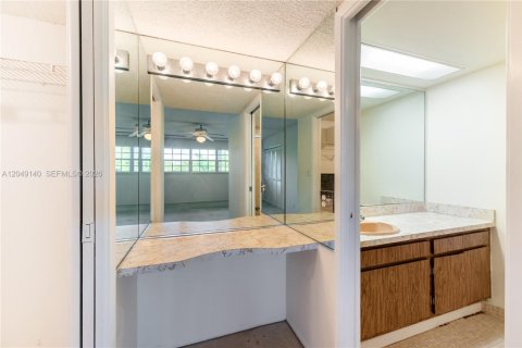 Купить кондоминиум в Помпано-Бич, Флорида 2 спальни, 98.85м2, № 2254867 - фото 12