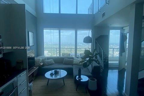 Copropriété à louer à Miami, Floride: 1 chambre, 88.35 m2 № 2247353 - photo 2