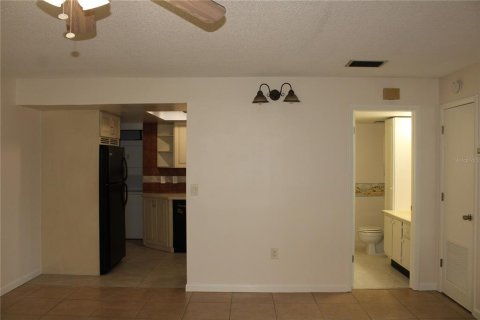 Condo in Bradenton, Florida, 1 bedroom  № 1800467 - photo 10