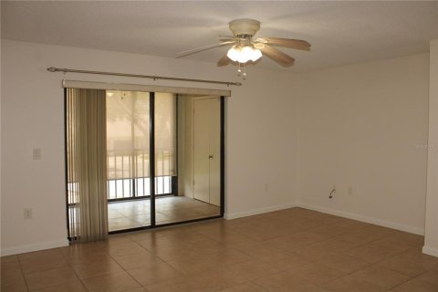 Condo in Bradenton, Florida, 1 bedroom  № 1800467 - photo 8