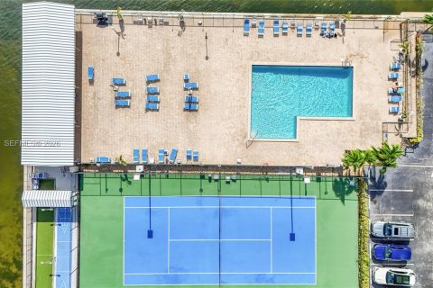 Купить кондоминиум в Халландейл-Бич, Флорида 1 комната, 117.99м2, № 2055255 - фото 24