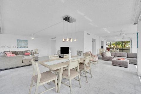 Купить кондоминиум в Халландейл-Бич, Флорида 1 комната, 117.99м2, № 2055255 - фото 5