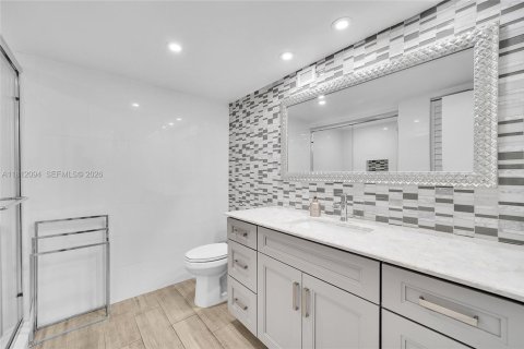 Купить кондоминиум в Халландейл-Бич, Флорида 1 комната, 117.99м2, № 2055255 - фото 12