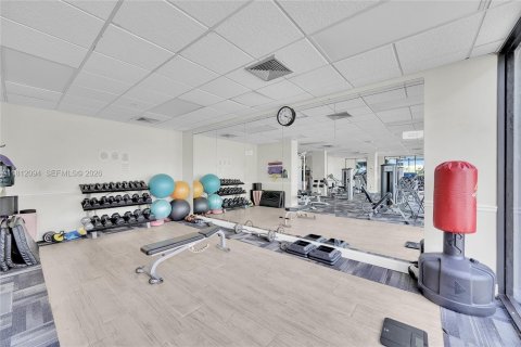 Купить кондоминиум в Халландейл-Бич, Флорида 1 комната, 117.99м2, № 2055255 - фото 30