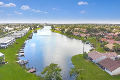 Villa ou maison à vendre à Delray Beach, Floride: 2 chambres, 124.02 m2 № 1183189 - photo 1