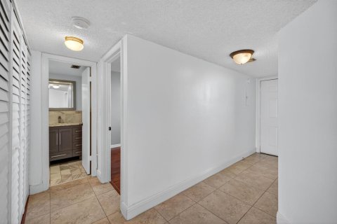 Condominio en venta en Oakland Park, Florida, 2 dormitorios, 85.47 m2 № 2189645 - foto 17