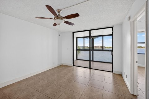 Condominio en venta en Oakland Park, Florida, 2 dormitorios, 85.47 m2 № 2189645 - foto 8