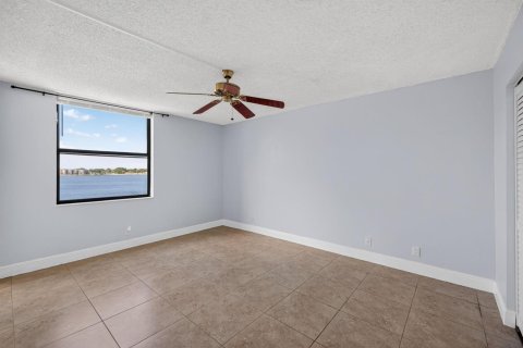 Condominio en venta en Oakland Park, Florida, 2 dormitorios, 85.47 m2 № 2189645 - foto 23