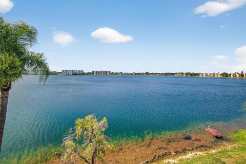 Condominio en venta en Oakland Park, Florida, 2 dormitorios, 85.47 m2 № 2189645 - foto 14