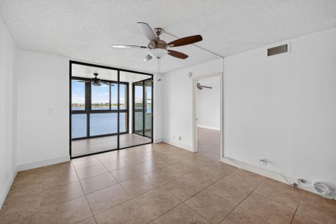 Condominio en venta en Oakland Park, Florida, 2 dormitorios, 85.47 m2 № 2189645 - foto 10