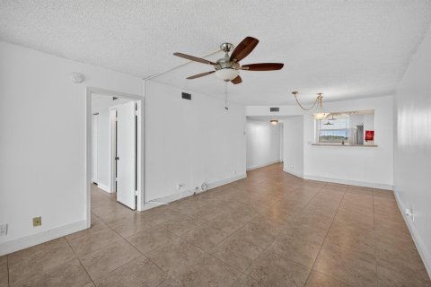 Condominio en venta en Oakland Park, Florida, 2 dormitorios, 85.47 m2 № 2189645 - foto 11