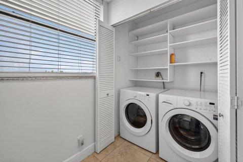 Condominio en venta en Oakland Park, Florida, 2 dormitorios, 85.47 m2 № 2189645 - foto 22