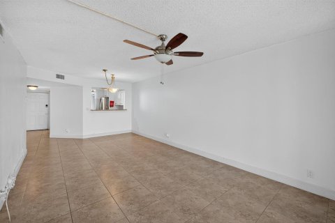Condominio en venta en Oakland Park, Florida, 2 dormitorios, 85.47 m2 № 2189645 - foto 12