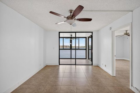 Condominio en venta en Oakland Park, Florida, 2 dormitorios, 85.47 m2 № 2189645 - foto 9