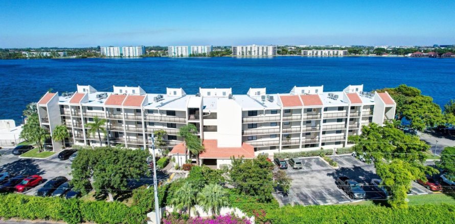 Condominio en Oakland Park, Florida, 2 dormitorios  № 2189645