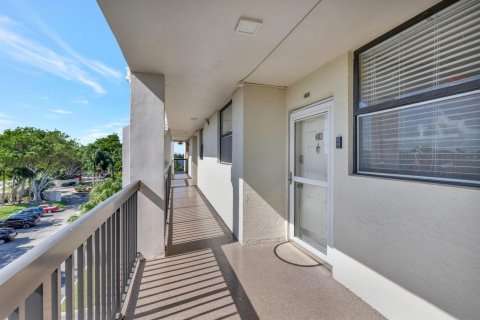 Condominio en venta en Oakland Park, Florida, 2 dormitorios, 85.47 m2 № 2189645 - foto 2