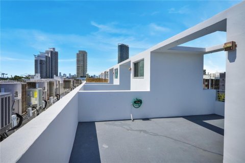 Condominio en venta en Miami Beach, Florida, 2 dormitorios, 88.44 m2 № 1736195 - foto 23