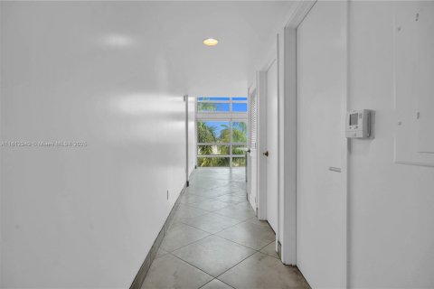 Condominio en venta en Miami Beach, Florida, 2 dormitorios, 88.44 m2 № 1736195 - foto 21