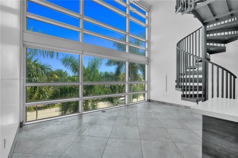 Condominio en venta en Miami Beach, Florida, 2 dormitorios, 88.44 m2 № 1736195 - foto 3