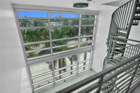 Condominio en venta en Miami Beach, Florida, 2 dormitorios, 88.44 m2 № 1736195 - foto 17