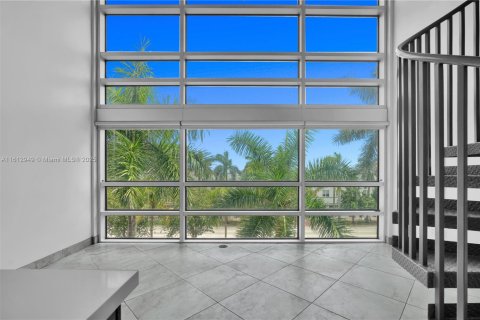 Condominio en venta en Miami Beach, Florida, 2 dormitorios, 88.44 m2 № 1736195 - foto 2