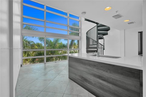 Condominio en venta en Miami Beach, Florida, 2 dormitorios, 88.44 m2 № 1736195 - foto 1