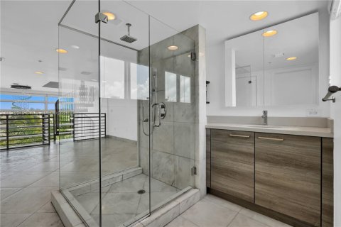 Condominio en venta en Miami Beach, Florida, 2 dormitorios, 88.44 m2 № 1736195 - foto 14