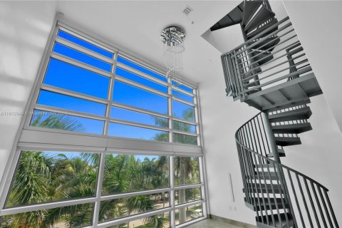 Condominio en venta en Miami Beach, Florida, 2 dormitorios, 88.44 m2 № 1736195 - foto 4