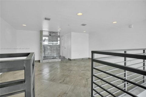 Condominio en venta en Miami Beach, Florida, 2 dormitorios, 88.44 m2 № 1736195 - foto 13