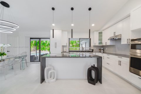 Casa en venta en Wellington, Florida, 5 dormitorios, 210.24 m2 № 1830933 - foto 10