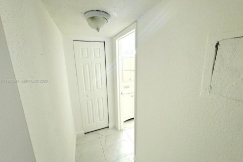 Снять в аренду кондоминиум в Хайалиа, Флорида 2 спальни, 71.07м2, № 2079641 - фото 10
