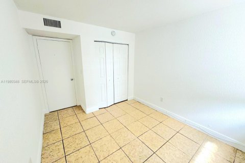 Снять в аренду кондоминиум в Хайалиа, Флорида 2 спальни, 71.07м2, № 2079641 - фото 7