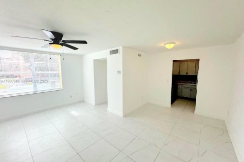 Снять в аренду кондоминиум в Хайалиа, Флорида 2 спальни, 71.07м2, № 2079641 - фото 13