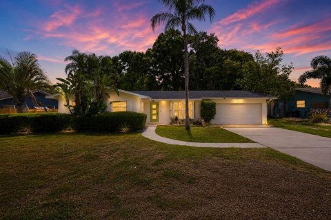 Villa ou maison à Clearwater, Floride 4 chambres, 186.92 m2 № 2200494